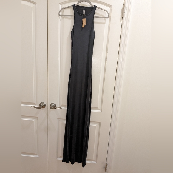 1. NWT SKIMS SMOOTH LOUNGE OPEN BACK MAXI DRESS IN ONYX - Picture 3 of 7
